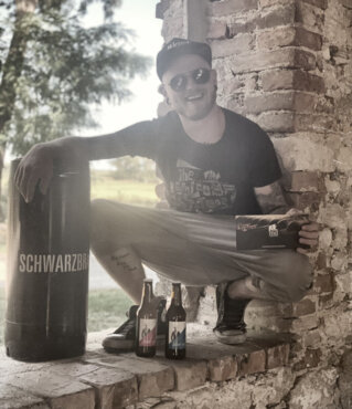 Daniel Schranz mit regionalem Bier